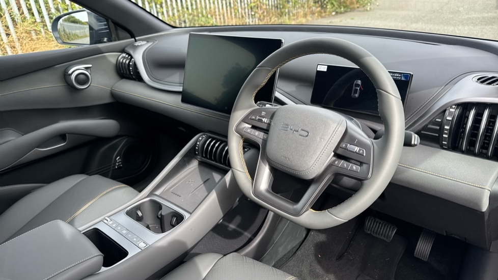 Byd Atto 3 60.48Kwh Design White #11
