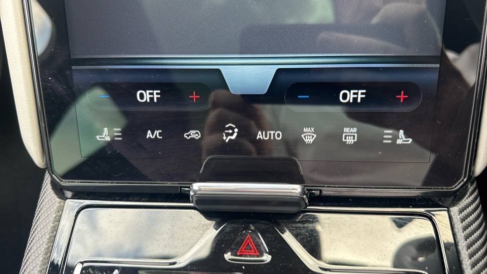 Ford Explorer Ev Premium Sport Utility 77Kwh Extended Range 286P White #37