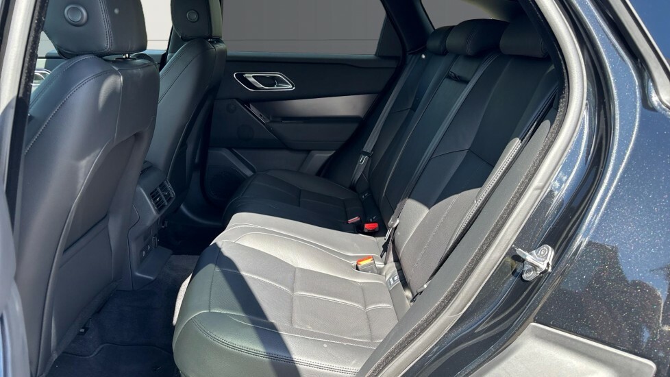 Land Rover Range Rover Velar Dynamic Se Black #4