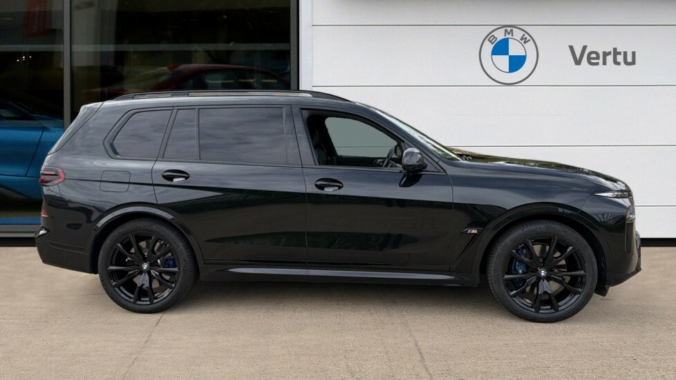 BMW X7 M60i Black #3