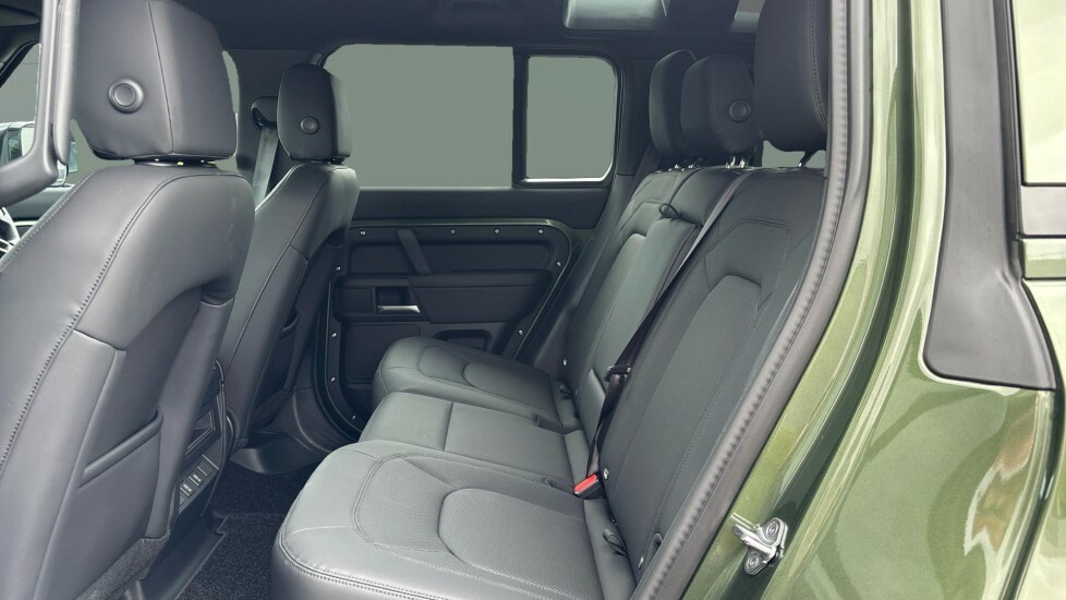 Land Rover Defender 110 X-dynamic Se Green #4