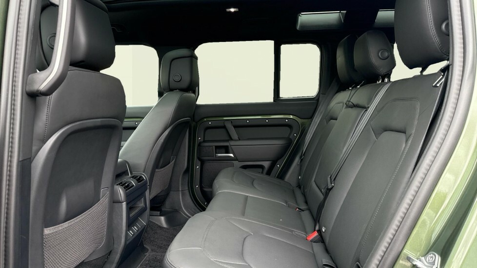 Land Rover Defender 110 X-dynamic Hse Green #4