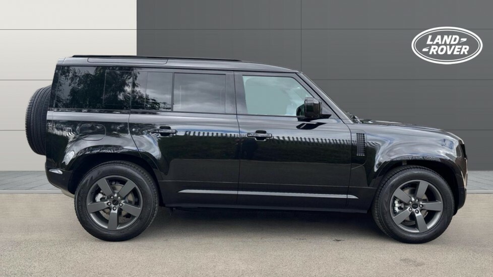 Land Rover Defender 110 X-dynamic Hse Black #5