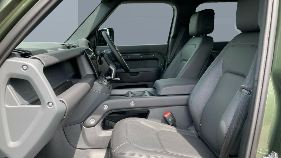 Land Rover Defender 110 X-dynamic Hse Green #3