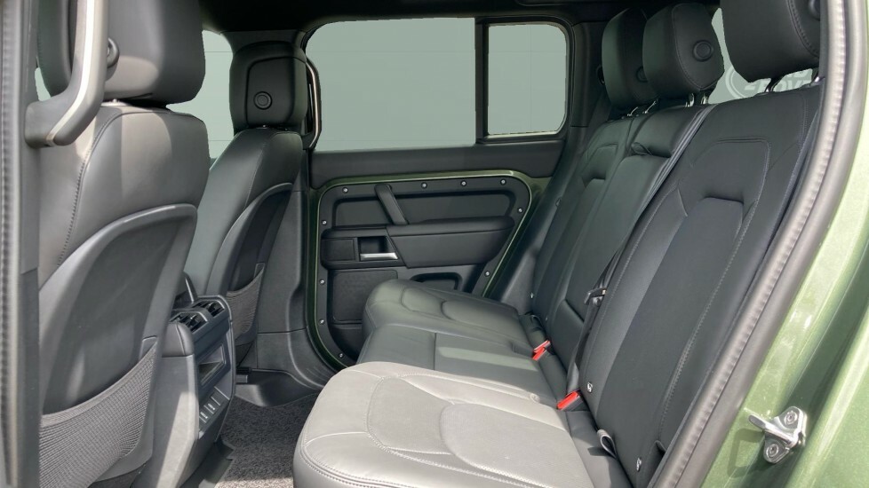 Land Rover Defender 110 X-dynamic Hse Green #4