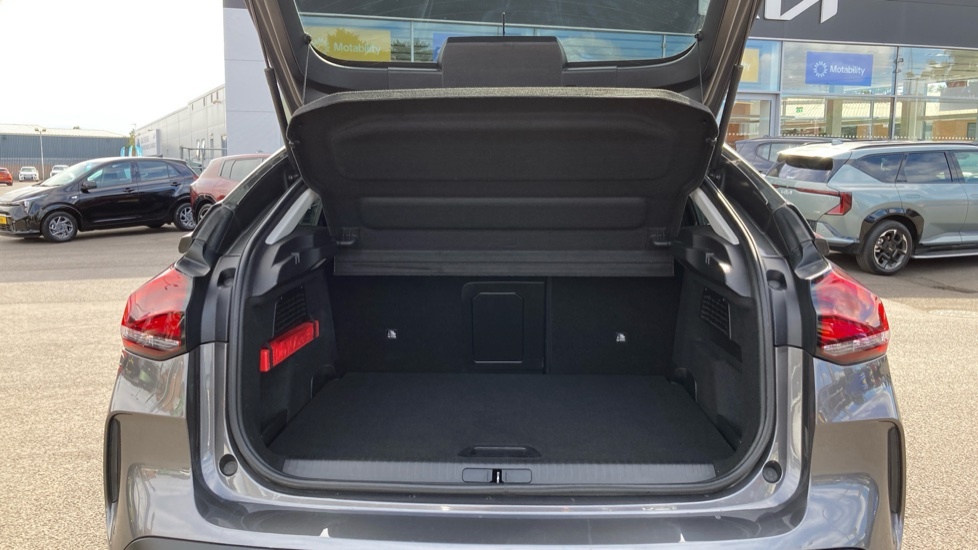 Citroen e-C4 Shine Plus Grey #4
