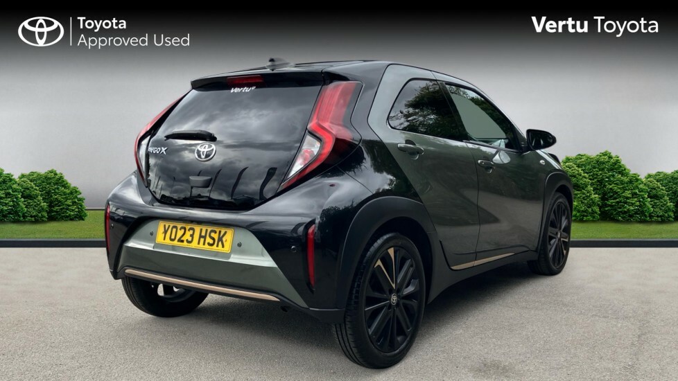 Toyota Aygo X Air Edition Green #2