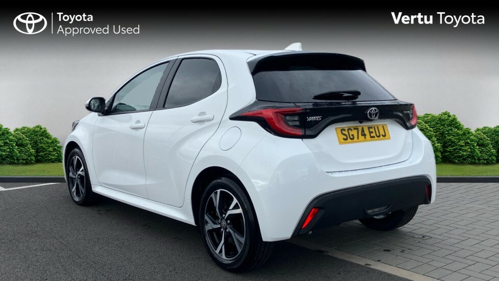 Toyota Yaris Design SG74EUJ White #4