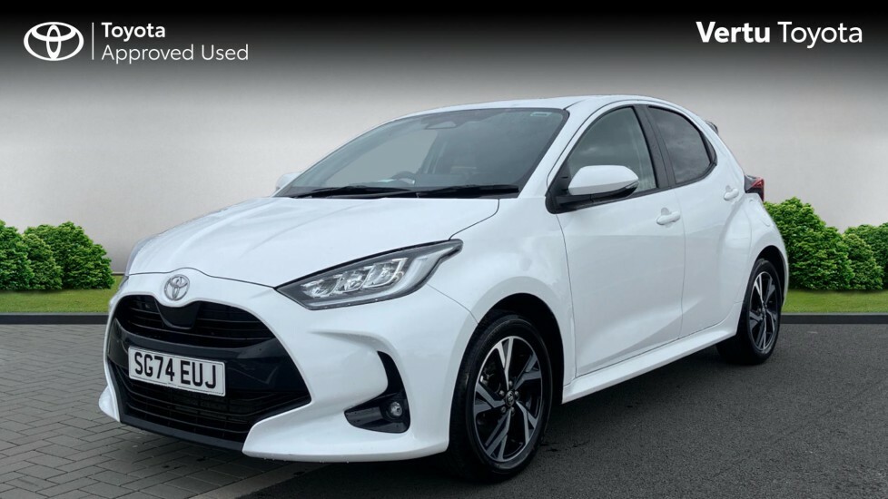 Toyota Yaris Design SG74EUJ White #3
