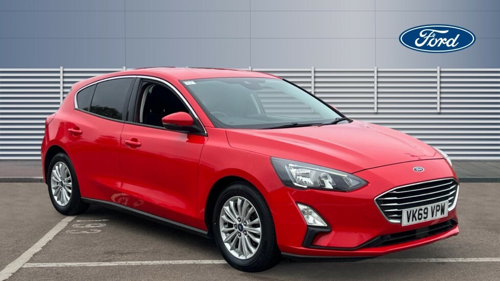 Ford Focus Titanium Red