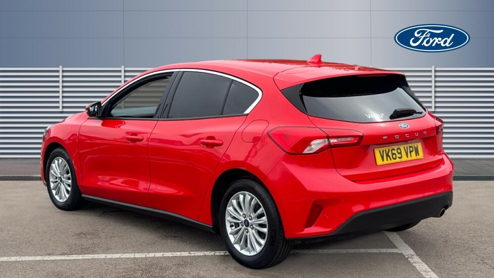 Ford Focus Titanium Red #2