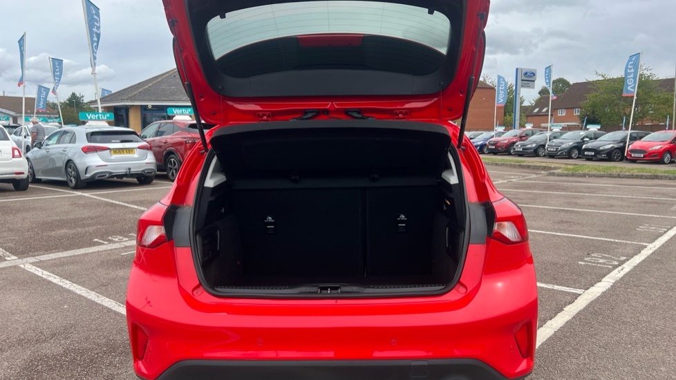 Ford Focus Titanium Red #4