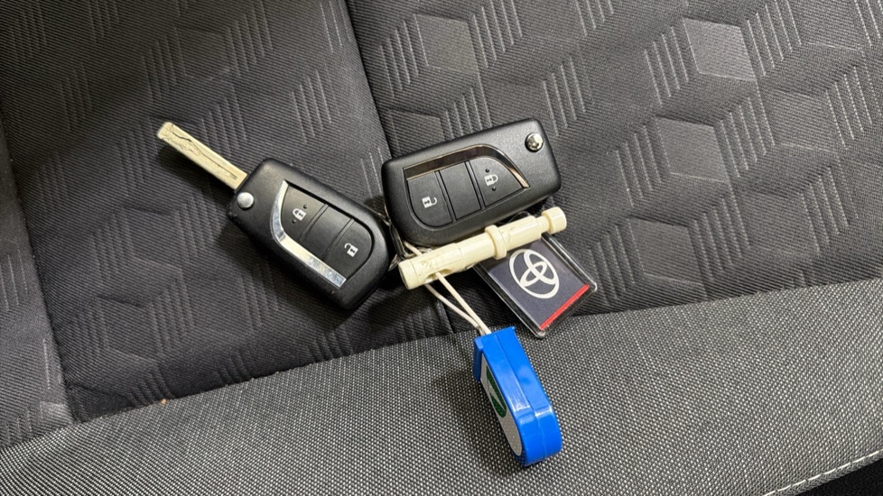 Toyota Yaris Excel Silver #20