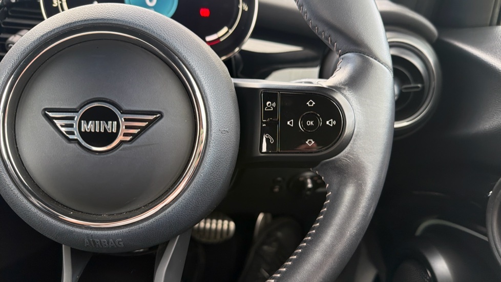 Mini Hatch 1.5 Cooper Sport - 2023 23 Yellow #18