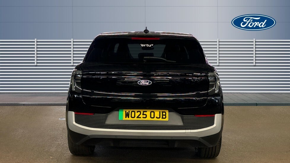 Ford Explorer Premium Black #6