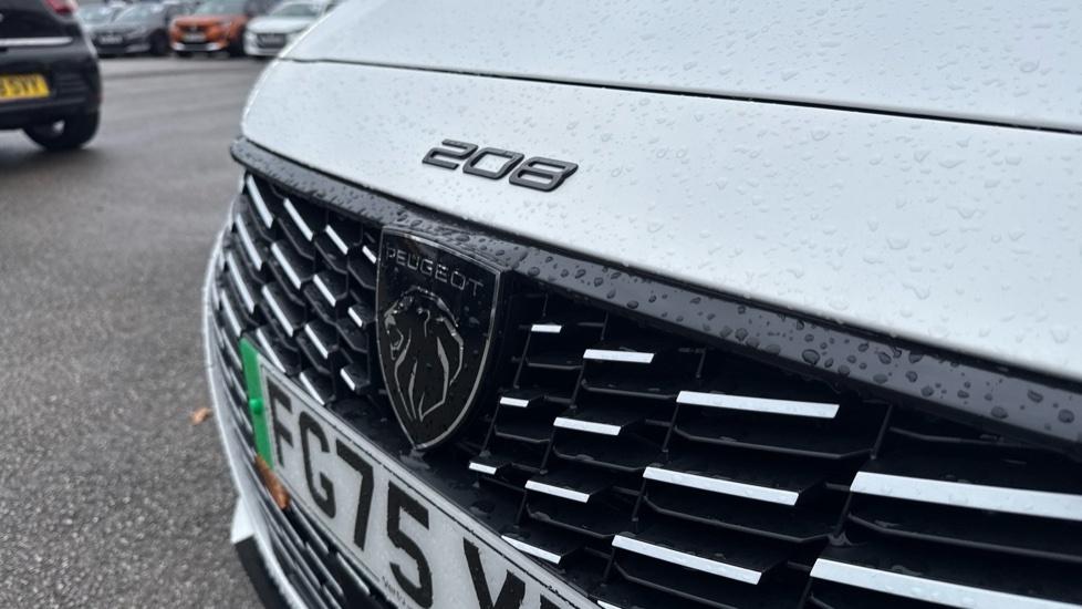 Peugeot e-208 Gt Black #23