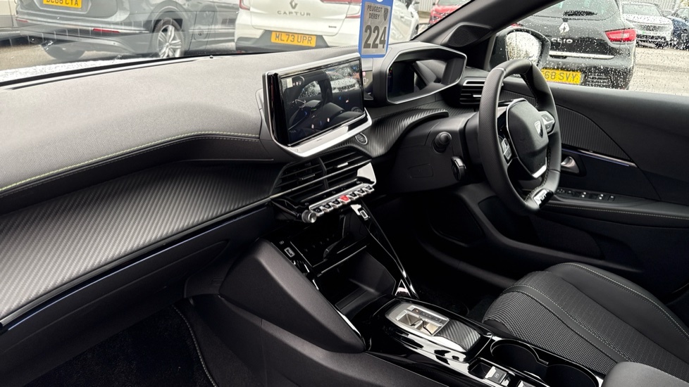Peugeot e-208 Gt Black #9