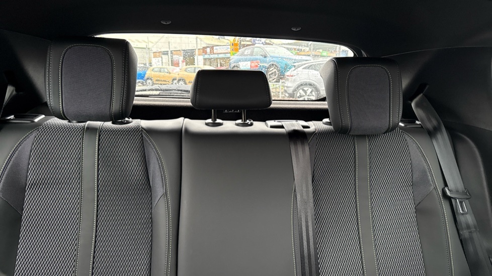 Peugeot e-208 Gt Black #15