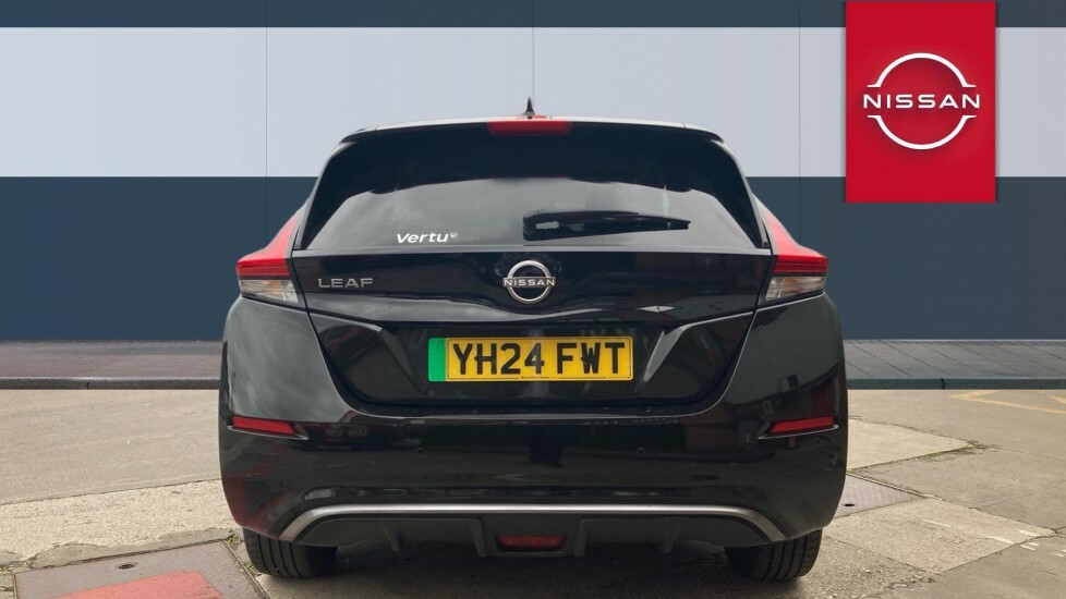 Nissan Leaf Tekna Black #6