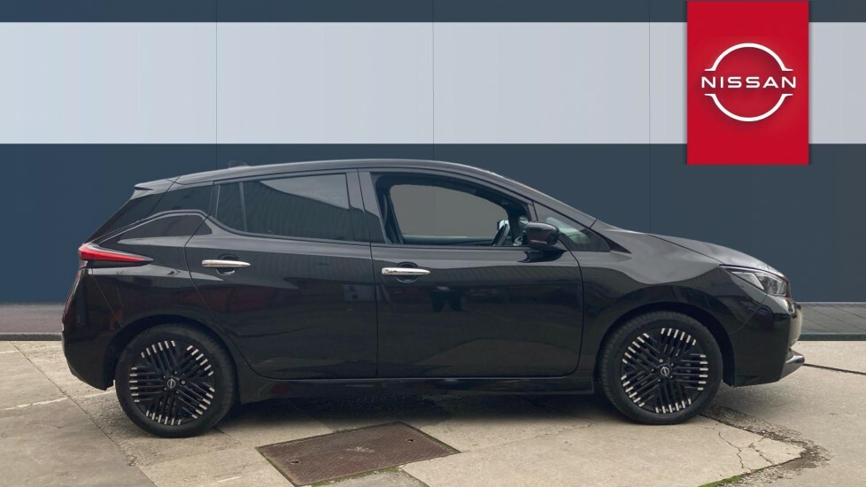 Nissan Leaf Tekna Black #5