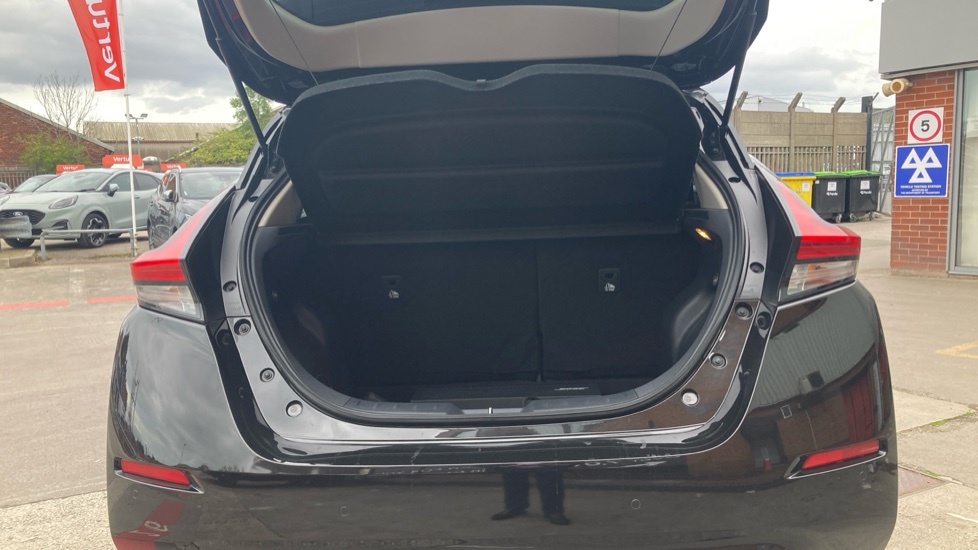 Nissan Leaf Tekna Black #4