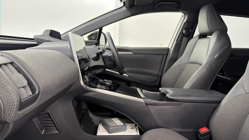 Toyota bZ4X Motion Silver #5