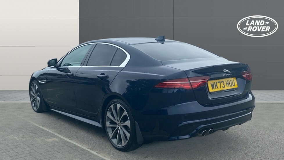Jaguar XE R-dynamic Se Black Blue #2
