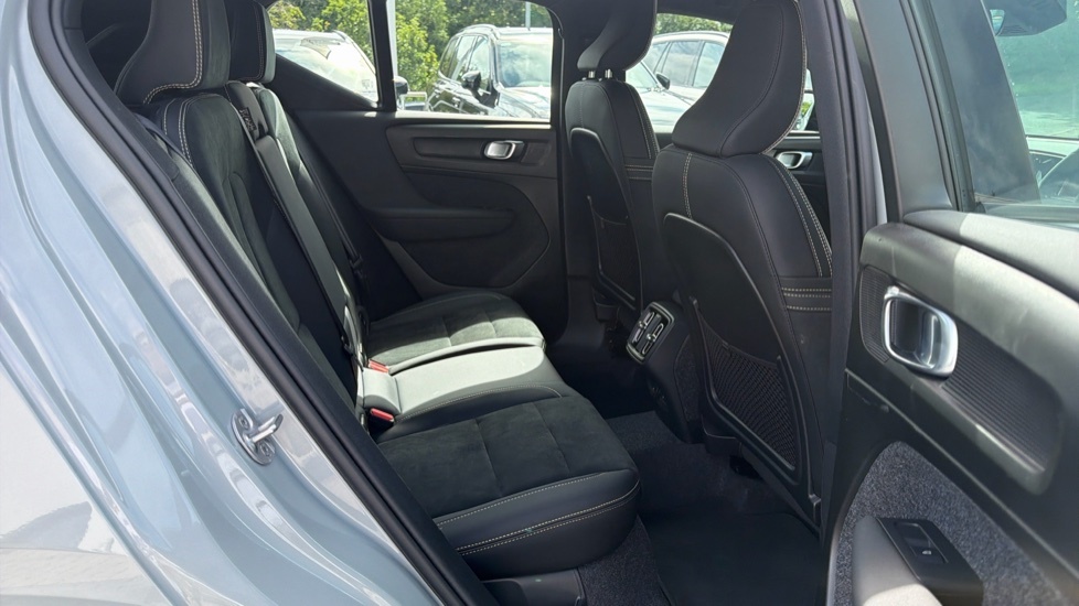 Volvo XC40 Xc40 B4 Mhev Awd Grey #6