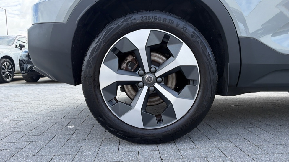 Volvo XC40 Xc40 B4 Mhev Awd Grey #9