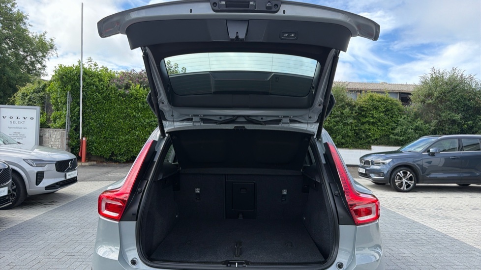 Volvo XC40 Xc40 B4 Mhev Awd Grey #13