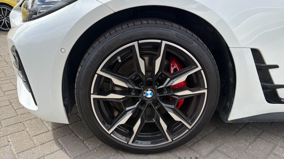 BMW 4 Series 420I M Sport Step 2024 White #26