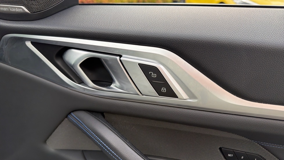 BMW 4 Series 420I M Sport Step 2024 White #37