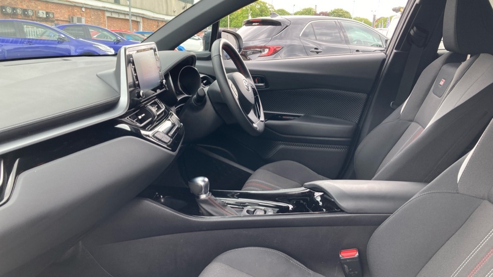 Toyota C-Hr Gr Sport White #5
