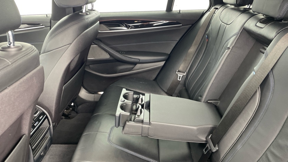 BMW 5 Series 520D M Sport Black #37