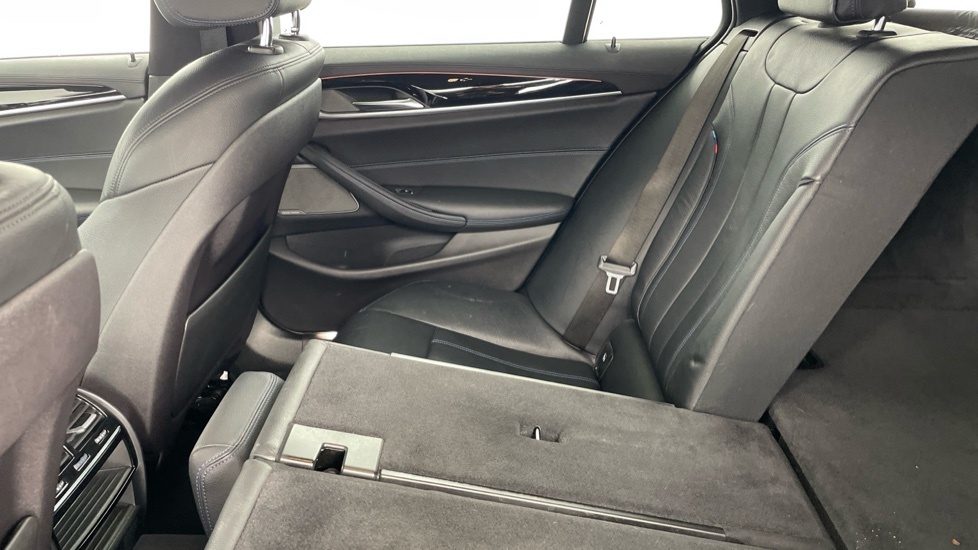 BMW 5 Series 520D M Sport Black #41