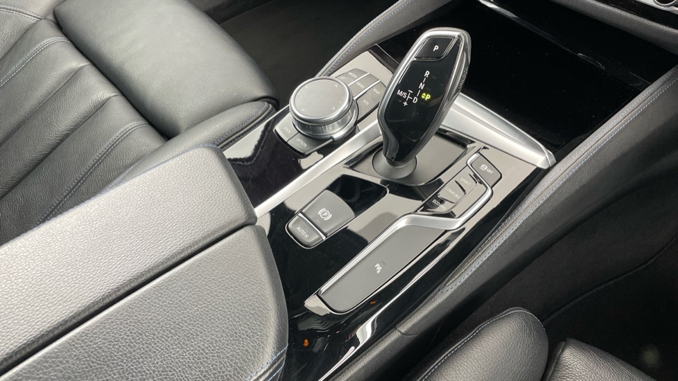 BMW 5 Series 520D M Sport Black #10