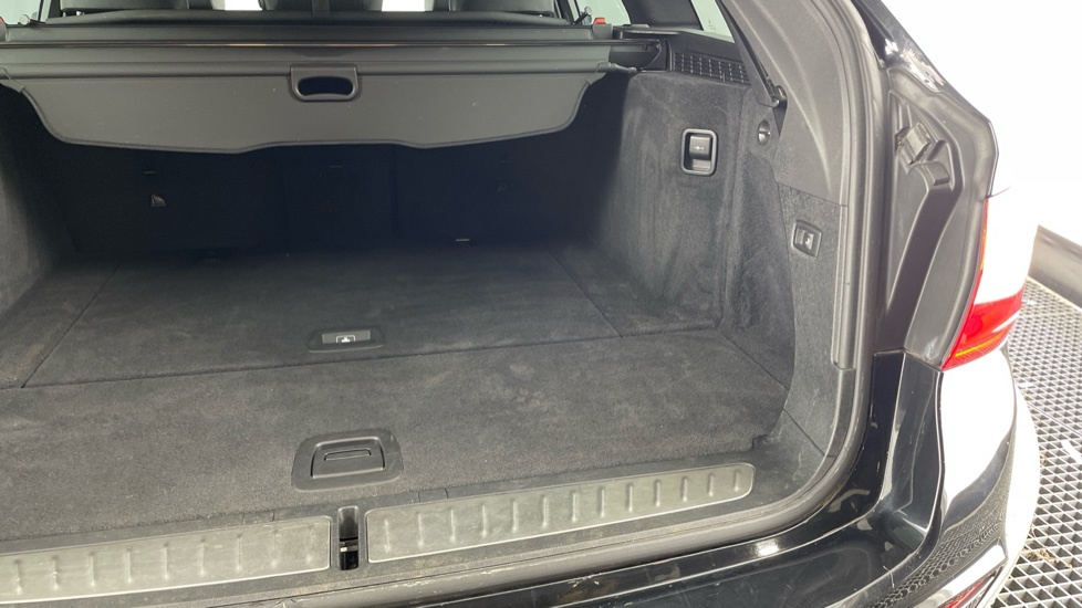 BMW 5 Series 520D M Sport Black #43