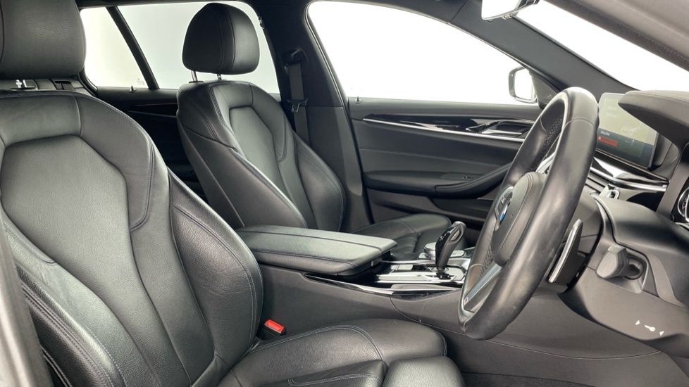 BMW 5 Series 520D M Sport Black #11