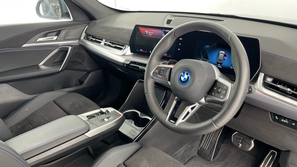 BMW iX1 Shadow Edition Green #6