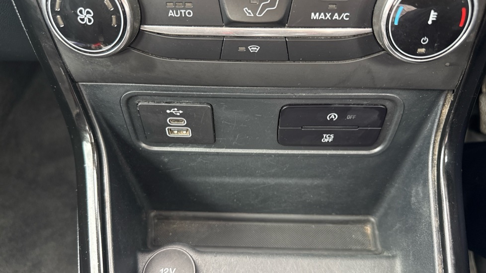 Ford Ecosport Titanium1.0 In Solar Silver With 6K Silver #31