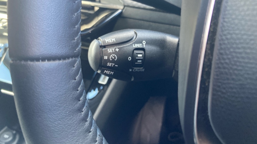 Peugeot 208 1.2 Puretech Allure Premium Plus Hatchback Pe Black #25