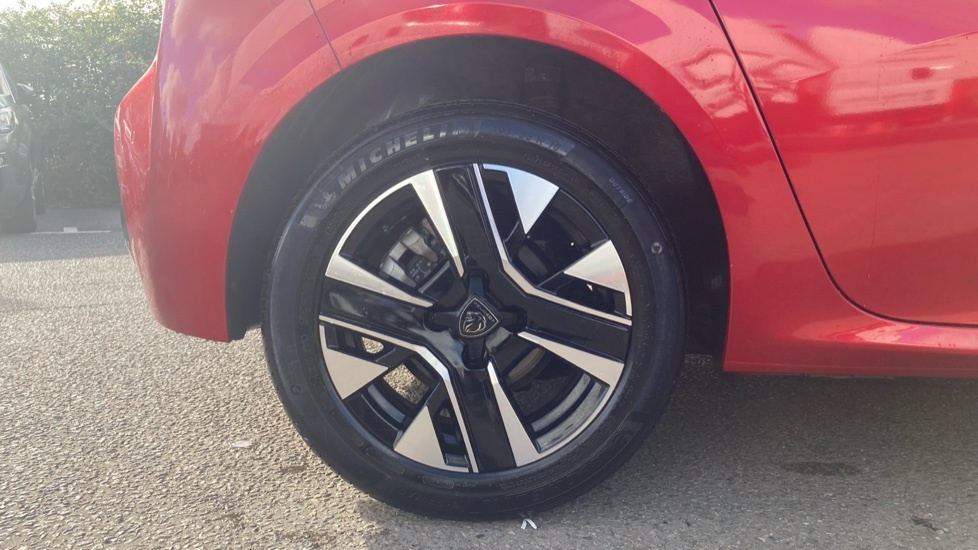 Peugeot 208 1.2 Puretech Allure Premium Plus Hatchback Pe Black #7