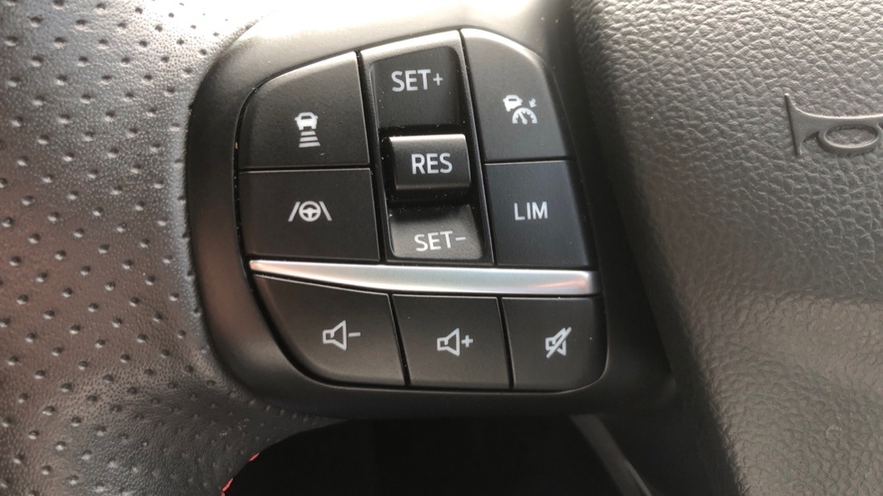 Ford Kuga St-line 2.0 Tdci Mhev 150Ps 2Wd Red #25