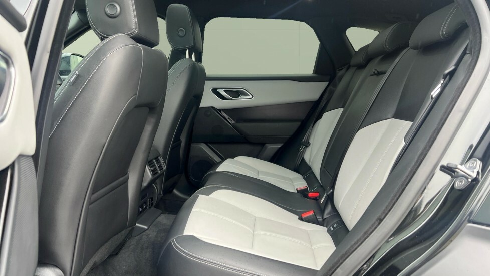 Land Rover Range Rover Velar Belgravia Edition Black #4