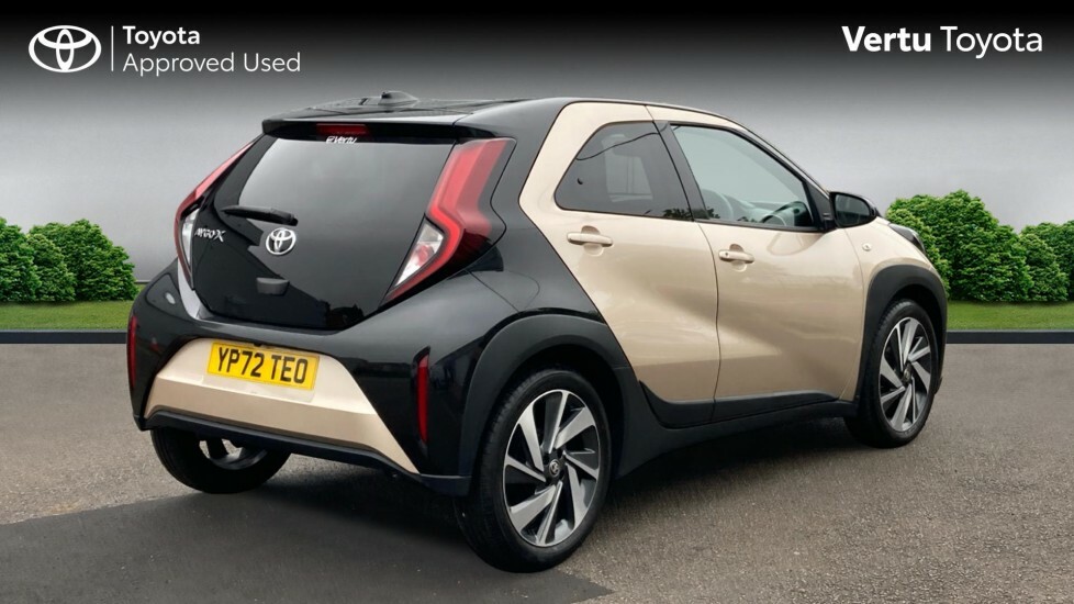 Toyota Aygo X Edge Beige #2