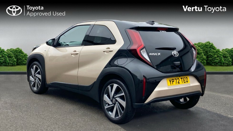 Toyota Aygo X Edge Beige #4