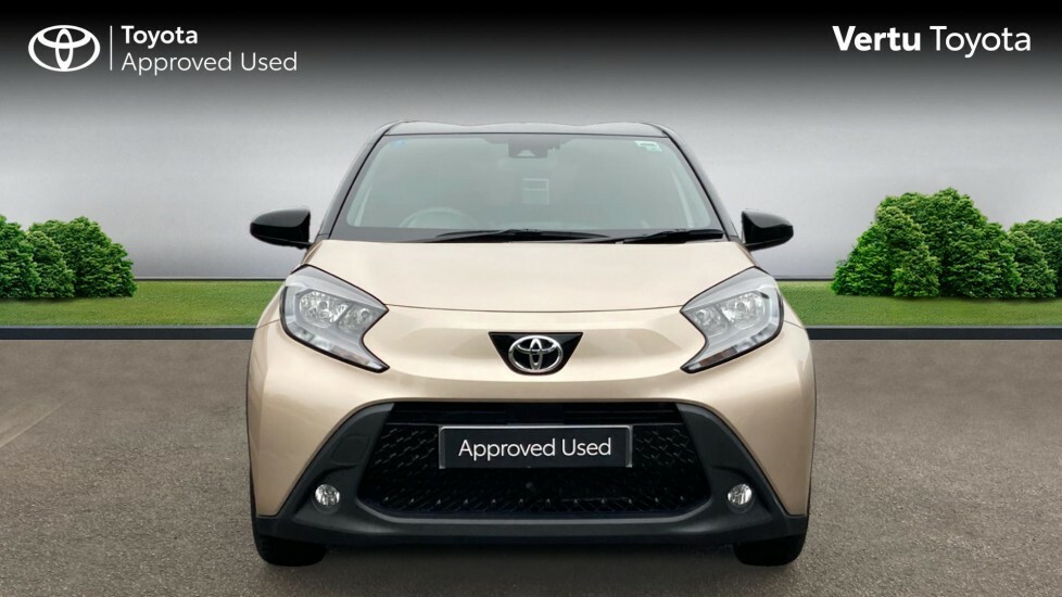 Toyota Aygo X Pure White #15
