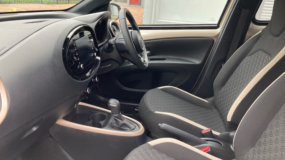 Toyota Aygo X Pure White #10