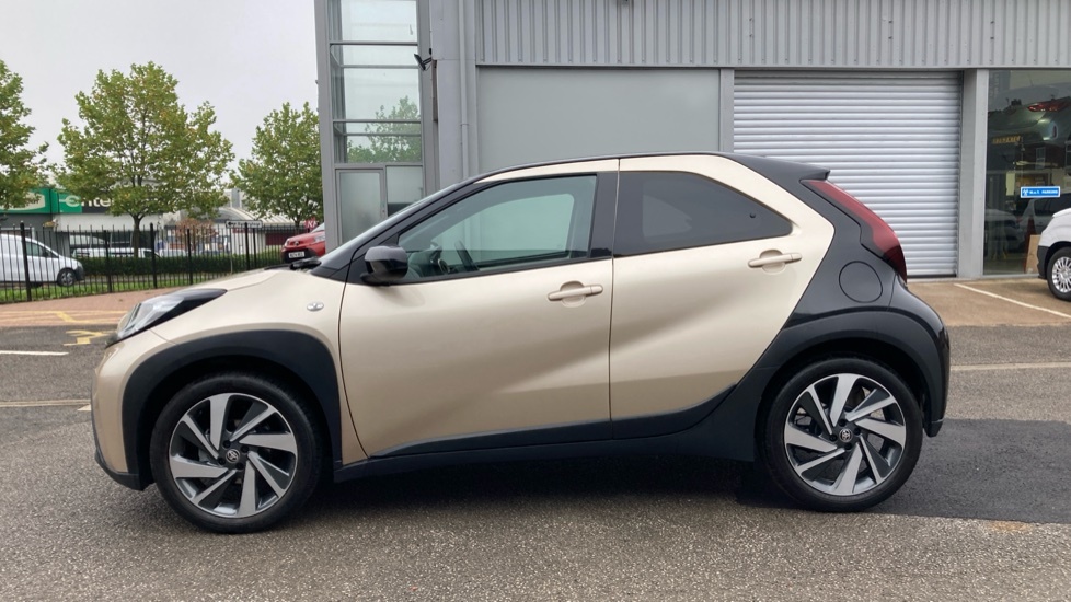 Toyota Aygo X Pure White #17