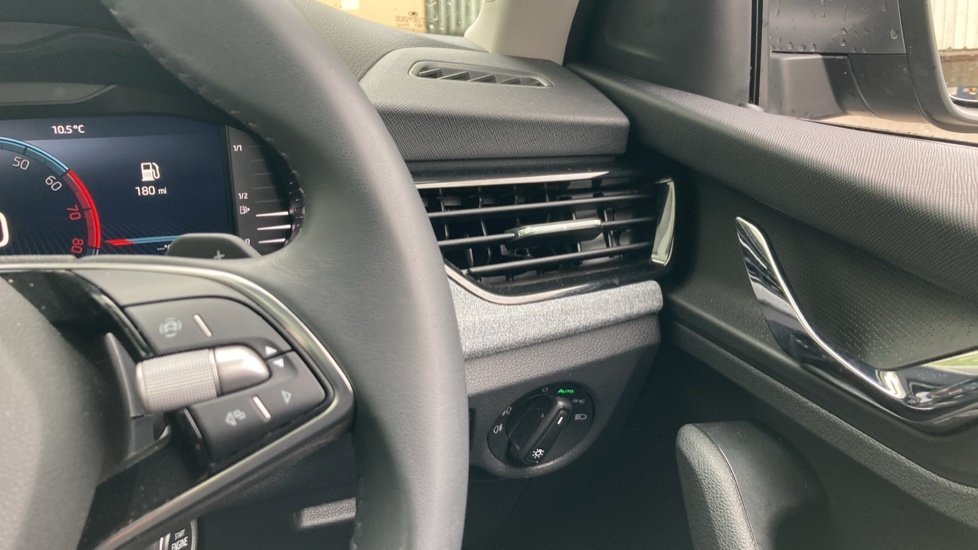 Skoda Scala 1.0 Tsi 116 Se Edition Dsg Black #18